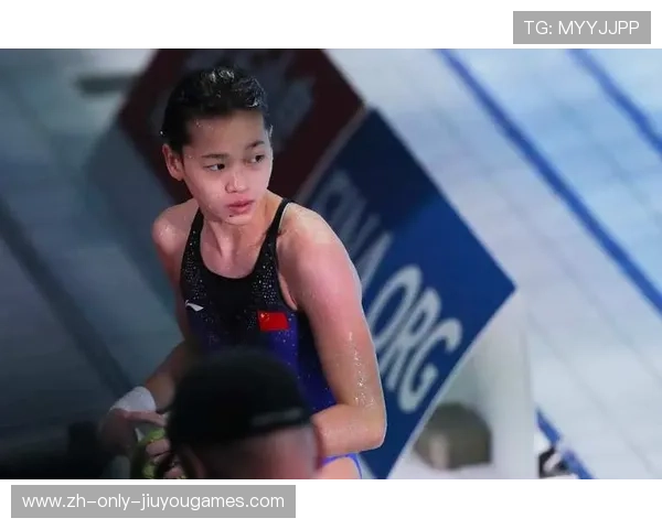 全红婵笑看镜头状态不错，全红婵全