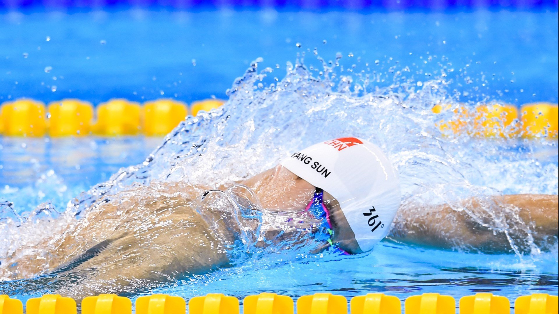 中国体操新星首次亮相国际赛场表现不俗，中国体操运动员比赛视频2021